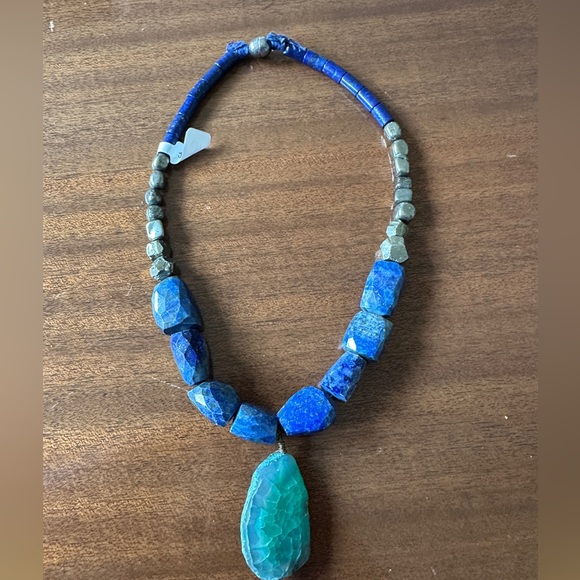 Turquoise pyrite and lapis stone statement necklace - Picture 4 of 5